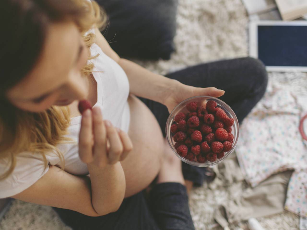 Bị tiểu đường thai kỳ nên ăn trái cây gì và tránh loại trái cây gì